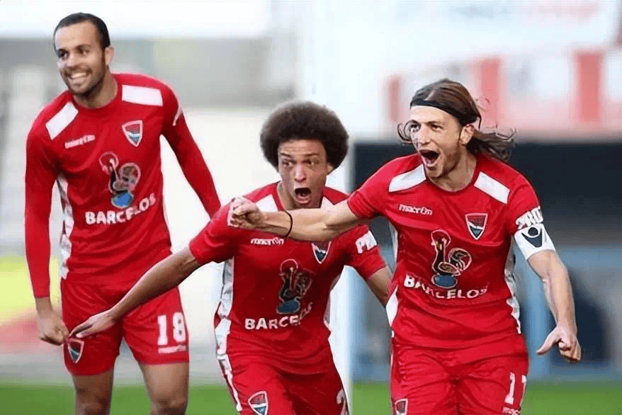 风云突变!本菲卡国际比赛日内部沟通,NBA总决赛版图或变,态度坚定,轮换策略成焦点(16年nba总决赛第五场免费在线看)-竞技宝