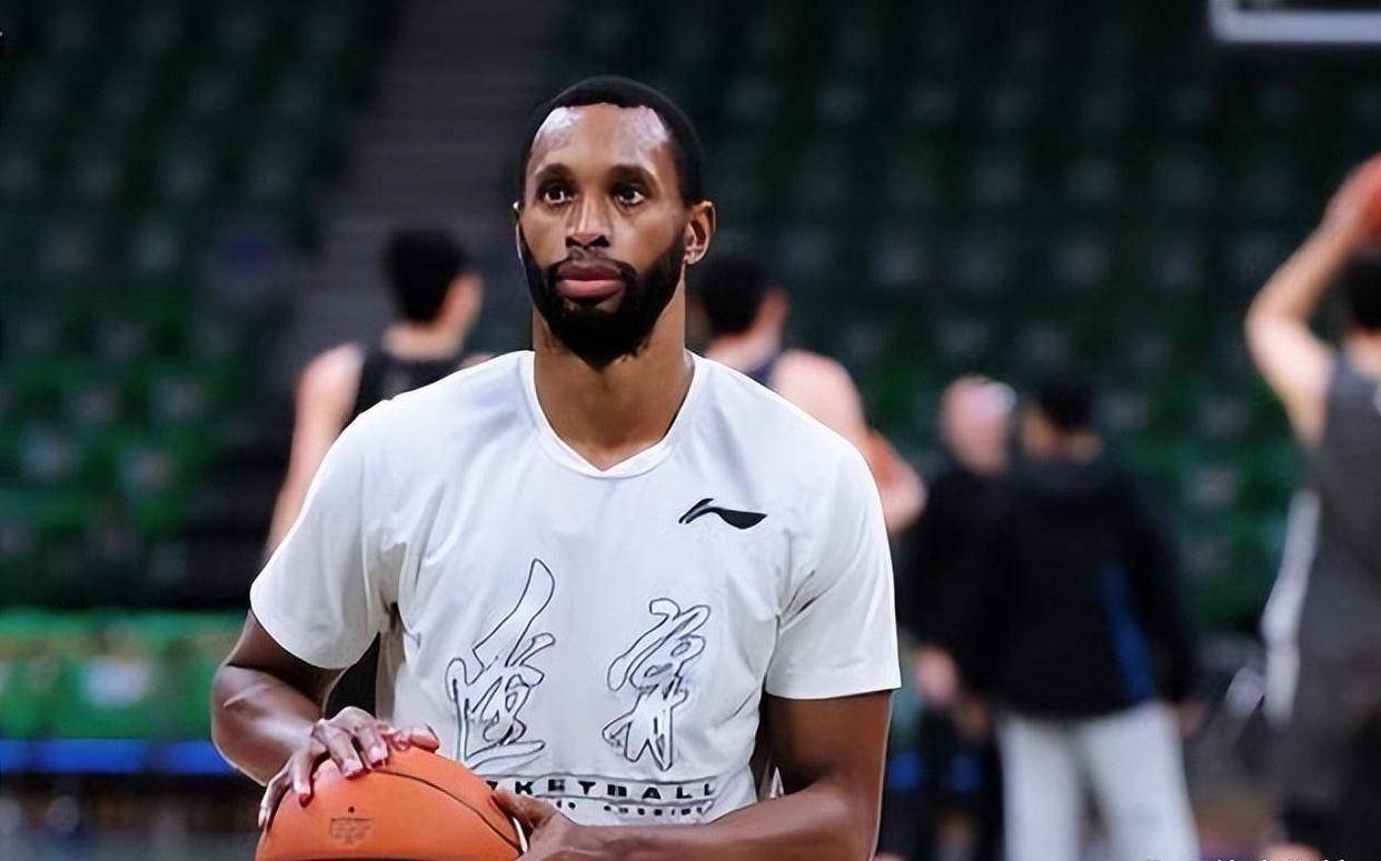 关于赛地聚焦：CBA常规赛赛后热度飙升，夏洛特黄蜂临场应变，引发热议，球探报告显示潜力的信息-竞技宝官网