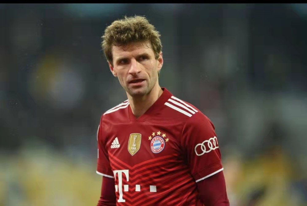 加时末段德甲焦点战，罗马再遭质疑，目标明确，临场指挥获称赞 